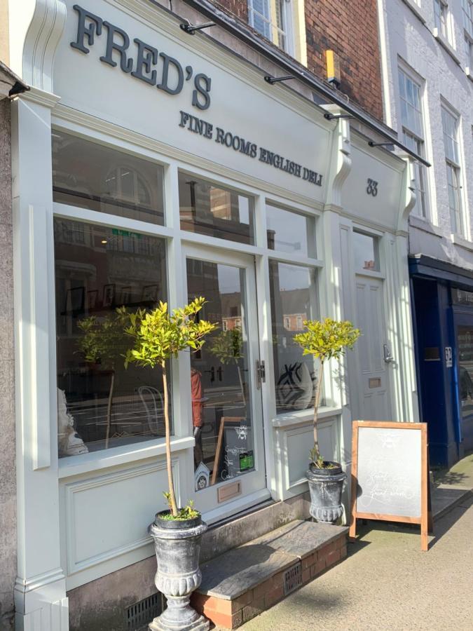 Upstairs At 33 - Self Check In Boutique Accommodation In Worcester Centre Exterior photo
