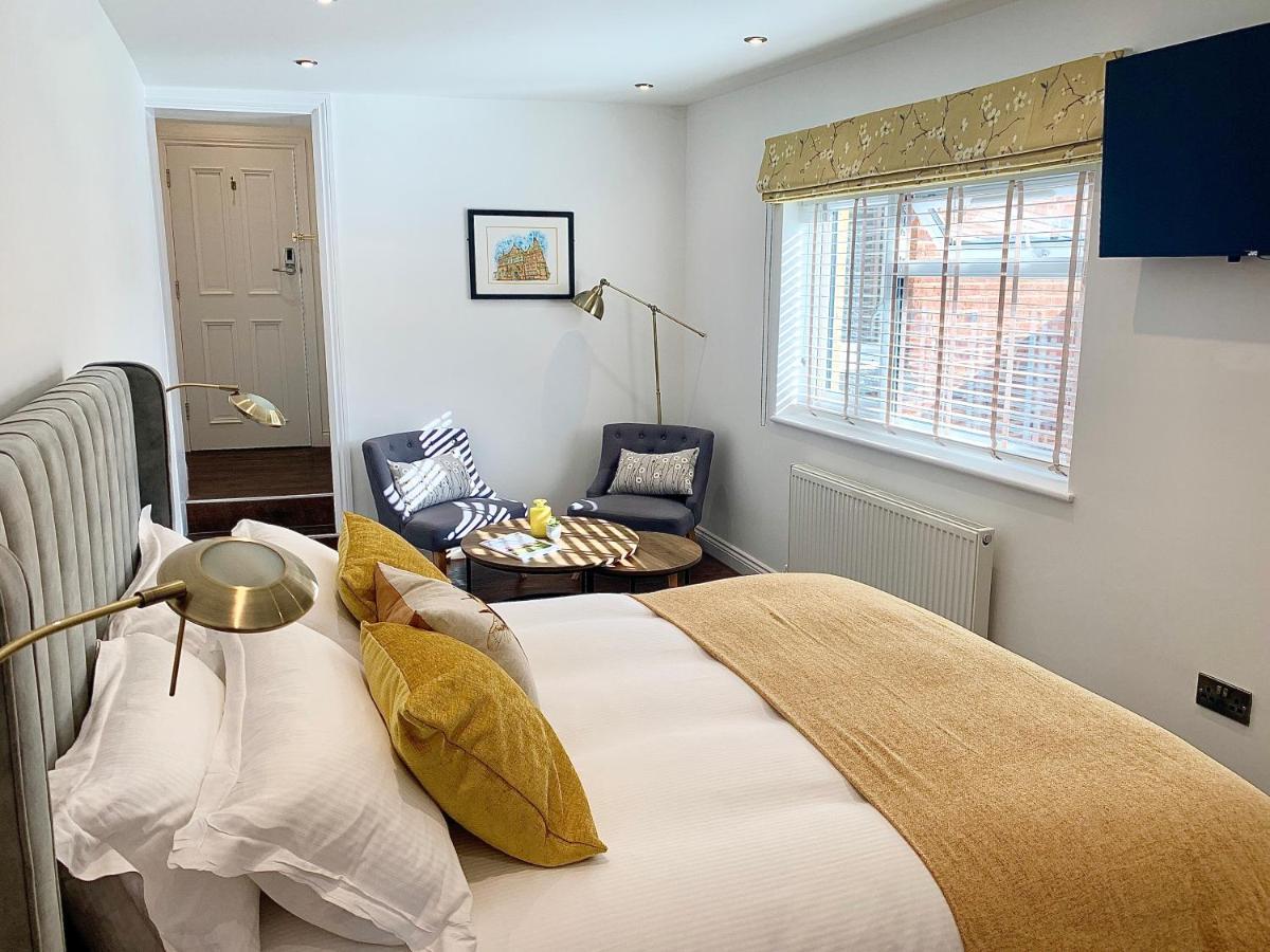 Upstairs At 33 - Self Check In Boutique Accommodation In Worcester Centre Exterior photo