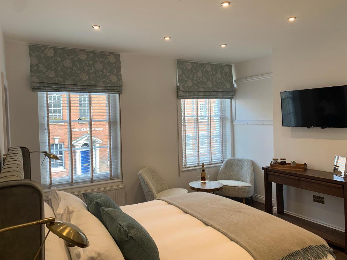 Upstairs At 33 - Self Check In Boutique Accommodation In Worcester Centre Exterior photo
