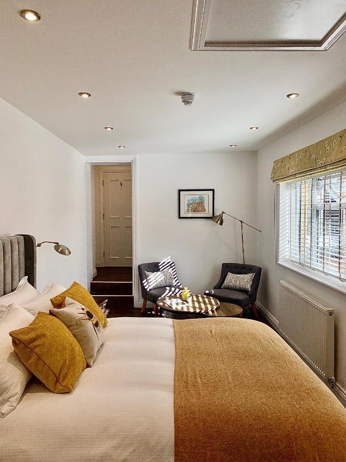 Upstairs At 33 - Self Check In Boutique Accommodation In Worcester Centre Exterior photo