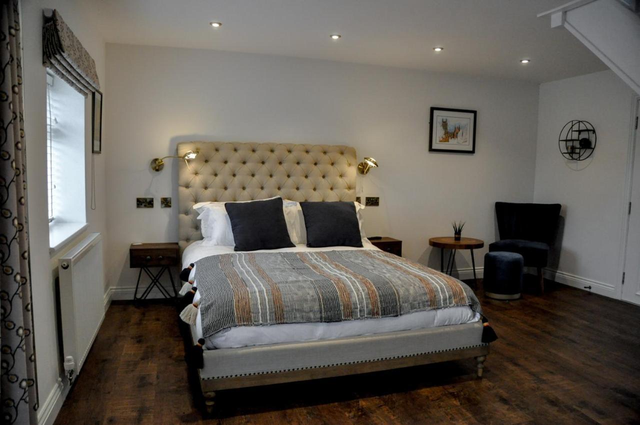 Upstairs At 33 - Self Check In Boutique Accommodation In Worcester Centre Exterior photo